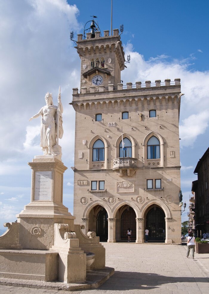 San Marino Wahrzeichen - eSIM Datenplan erhältlich.